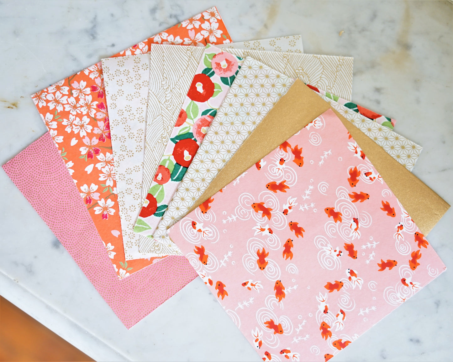 Kit of 16 Japanese origami papers - "Peony" - Red, pink, white, gold