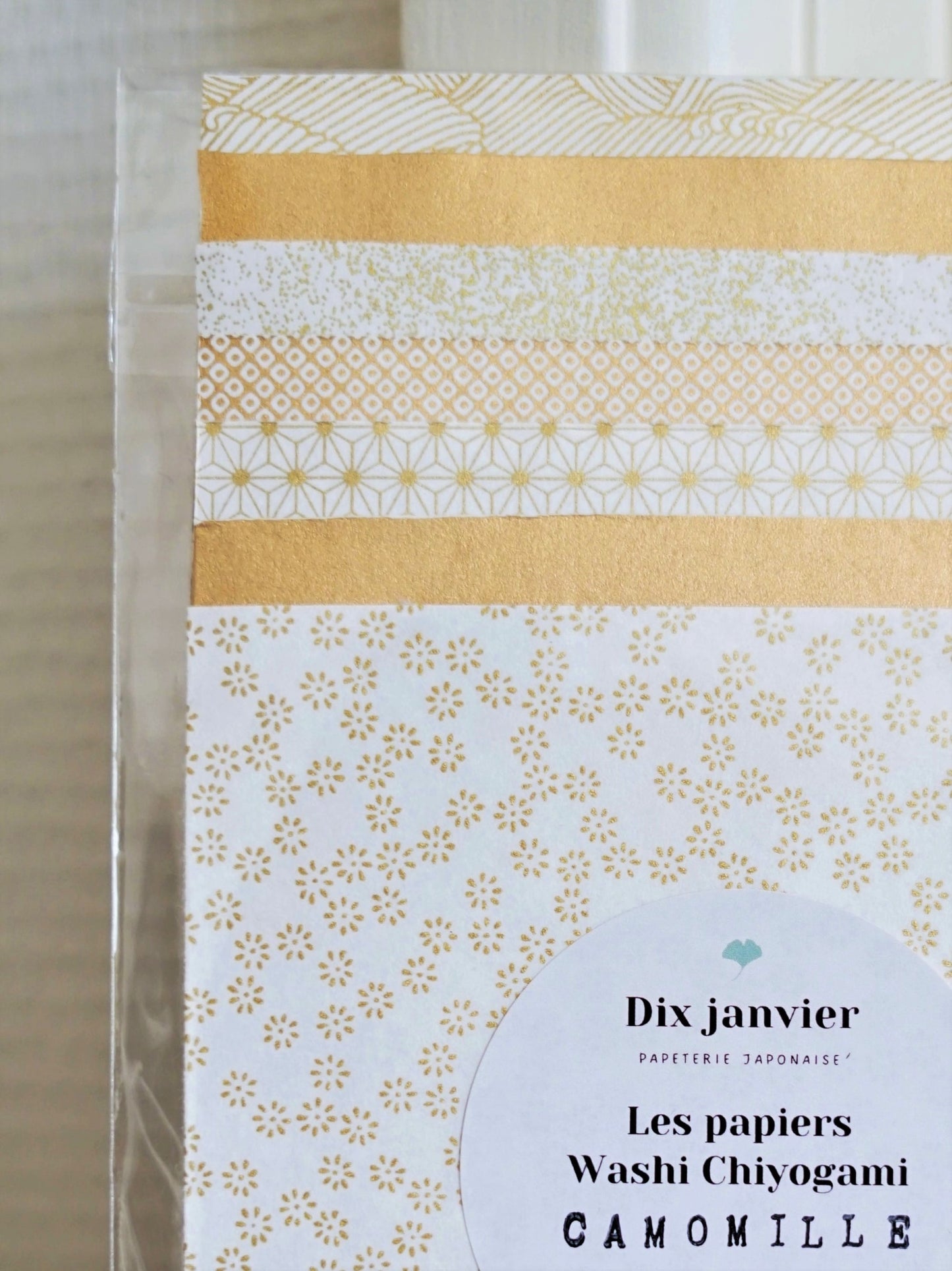 Kit de 7 papiers origami japonais - "Camomille" - Blanc et doré