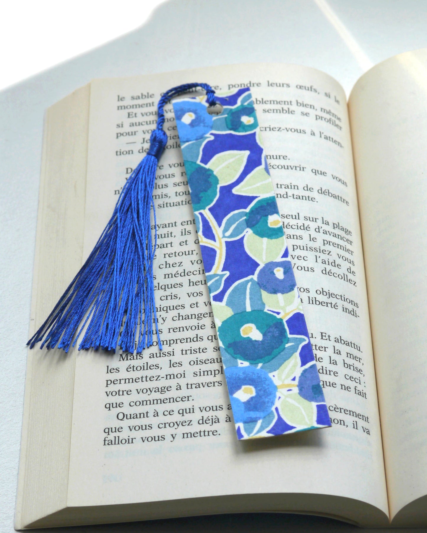 Marque-page en papier japonais - Camélia bleu