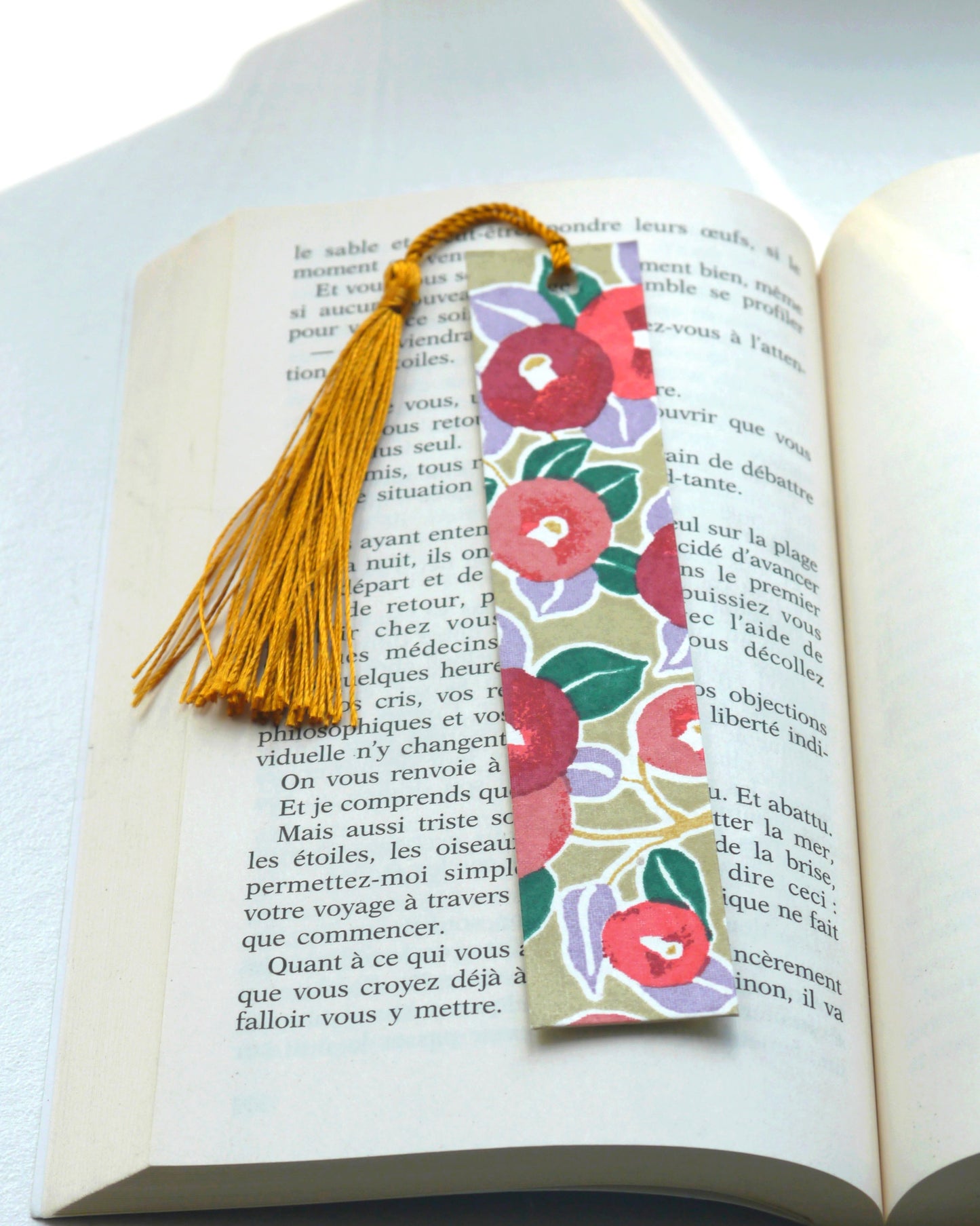 Marque-page en papier japonais - Camélia violet