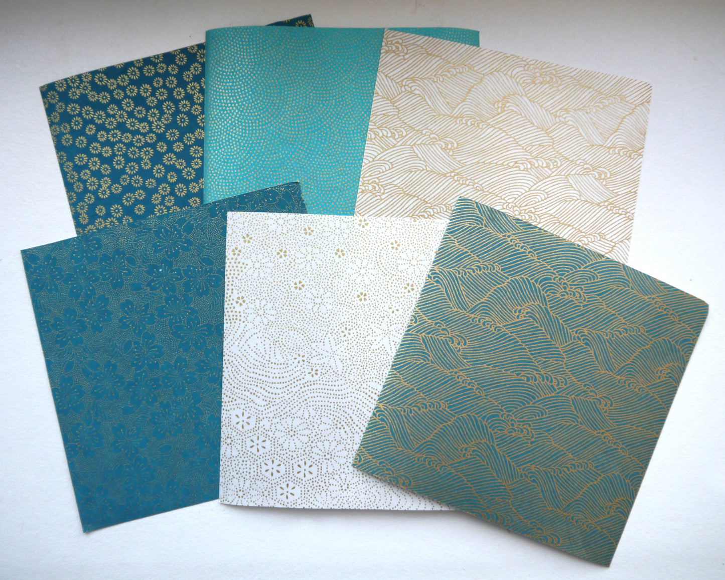 Kit of 7 Japanese origami papers - "Peacock" - Duck blue, white, gold