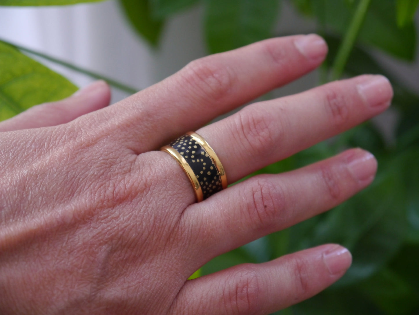 Bague anneau en papier japonais - Noire et or