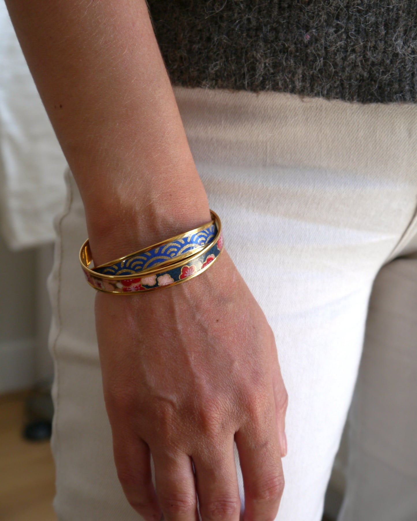 Japanese paper bangle bracelet - Carmine hydrangea