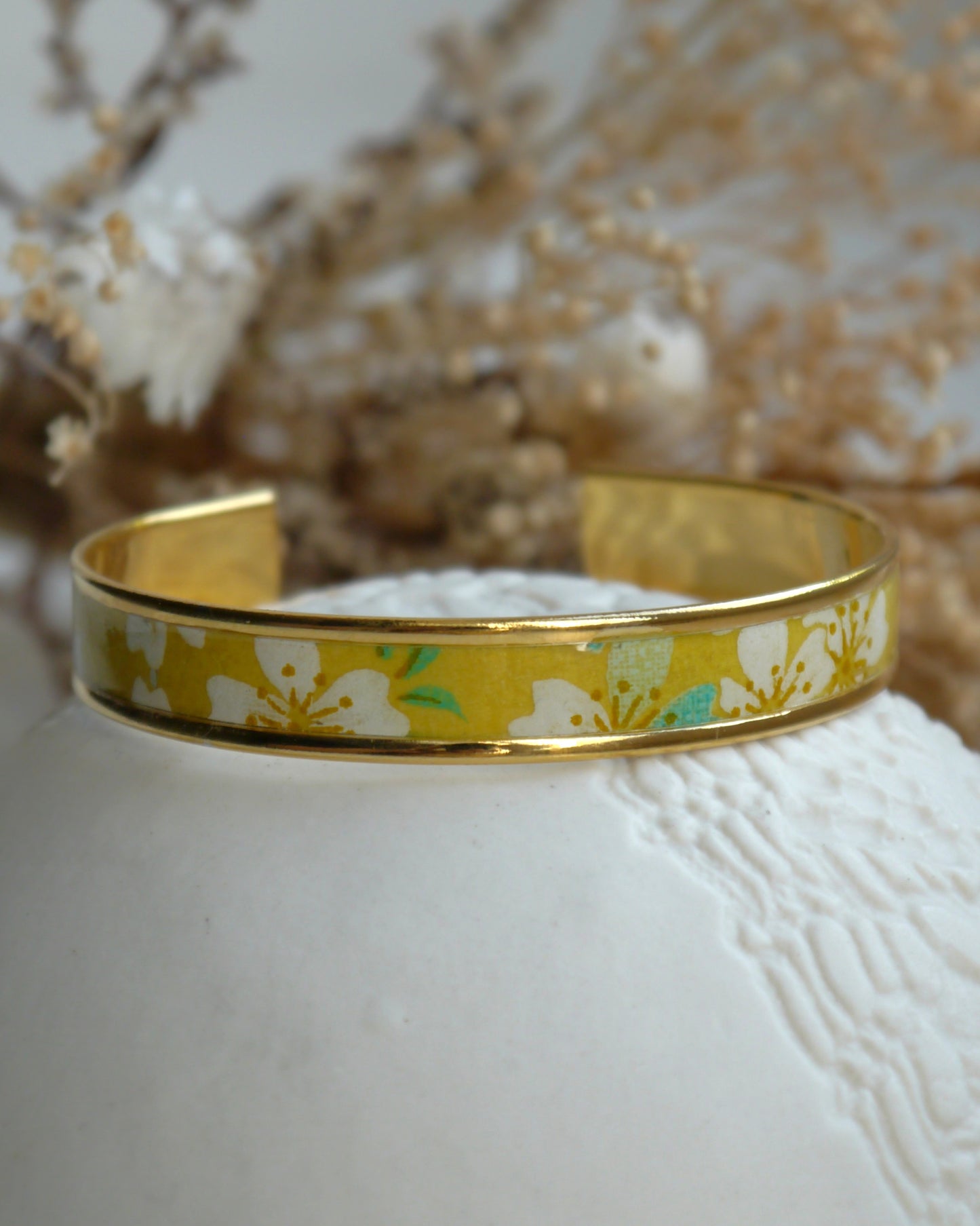 Bracelet jonc en papier japonais - Fleurs jaunes