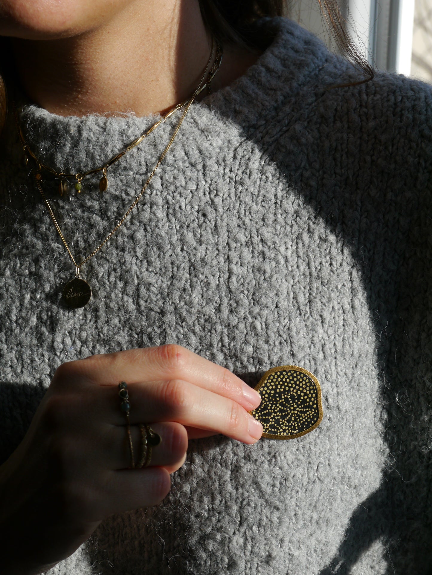 Broche en papier japonais - Noir et or