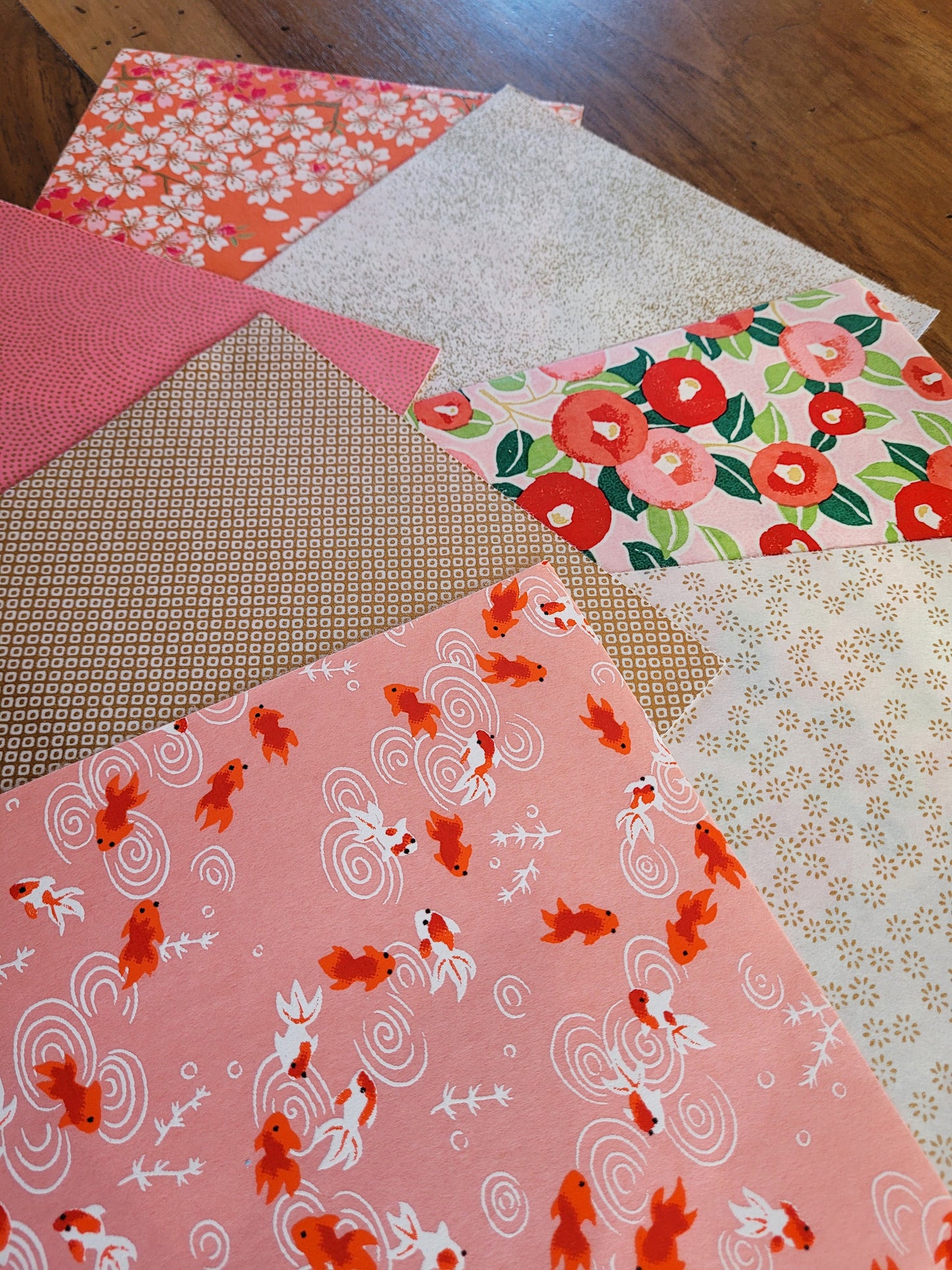 Kit of 7 Japanese origami papers - "Camellia" - Pink, coral, gold