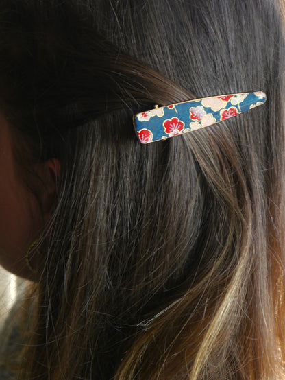 Large Japanese paper hair clip - Blue flowers