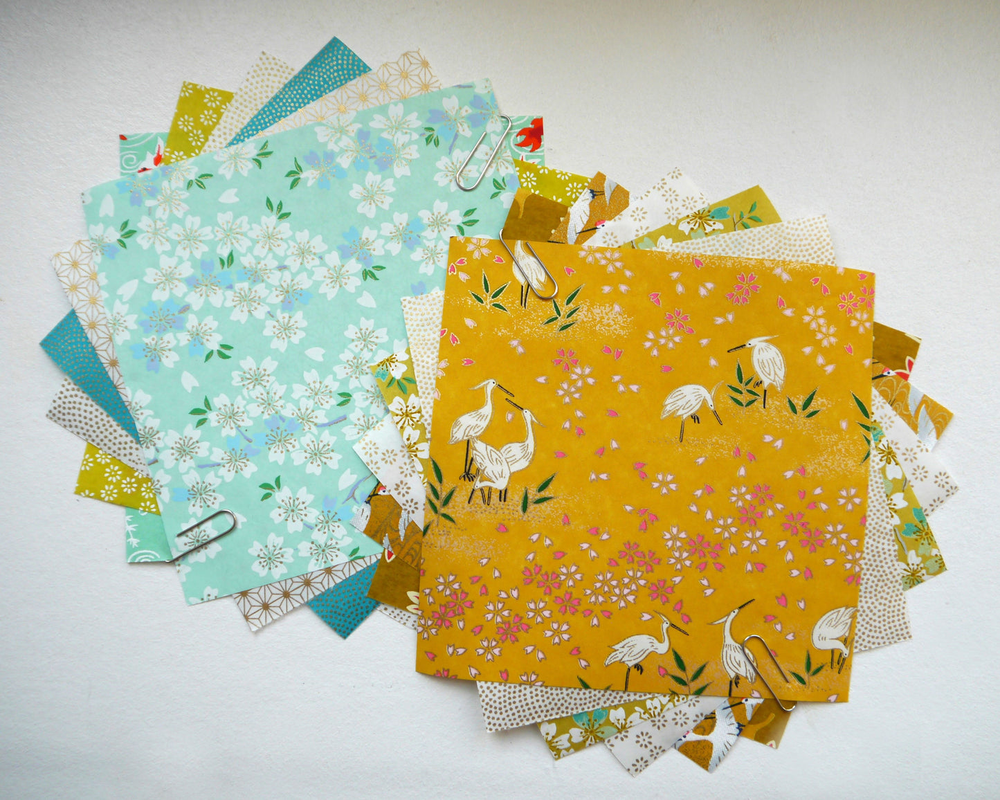 Kit de 6 papiers origami japonais 14x14 cm - "Agrume" - Jaune, moutarde, blanc, doré