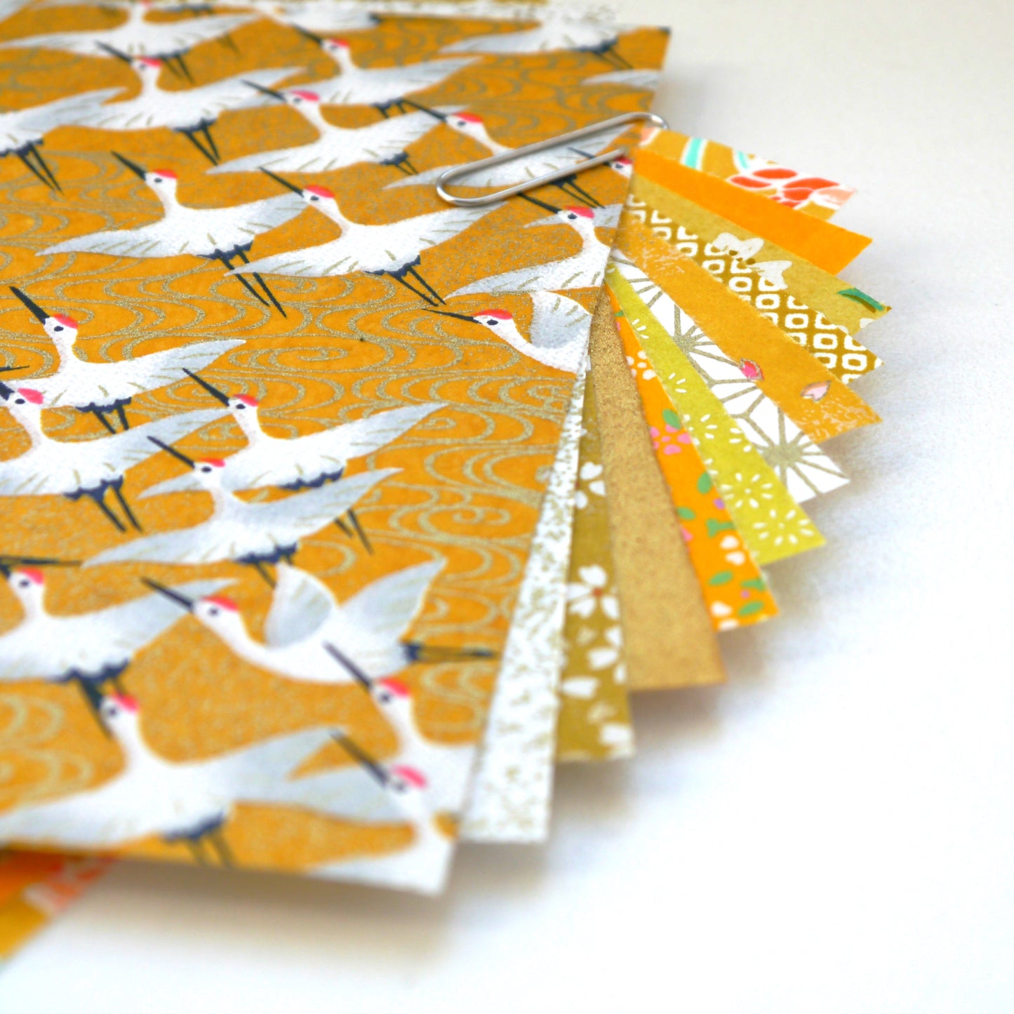 Kit of 16 Japanese origami papers - "Mimosa" - Yellow, mustard, white, gold