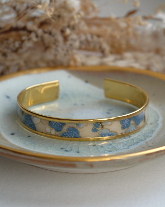 Bracelet jonc en papier japonais - Fleurs bleues