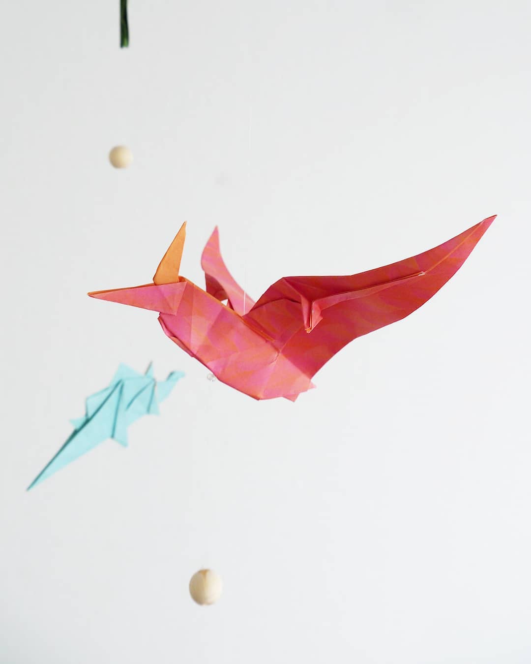 Origami baby mobile - Little dinosaurs