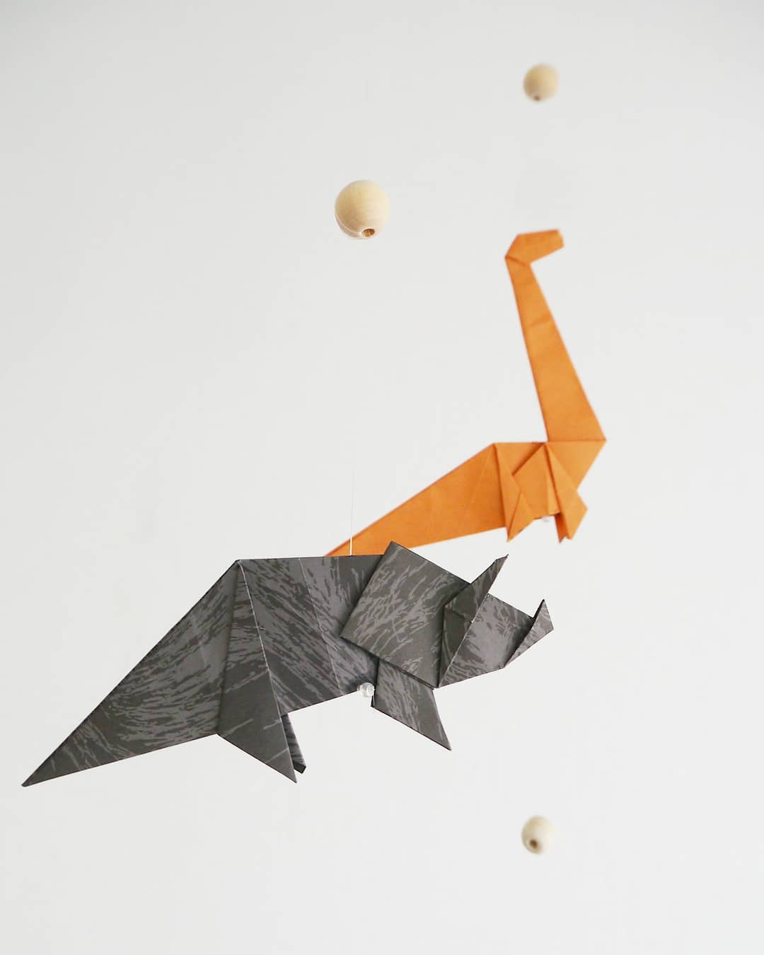 Mobile bébé origami - Petits dinosaures