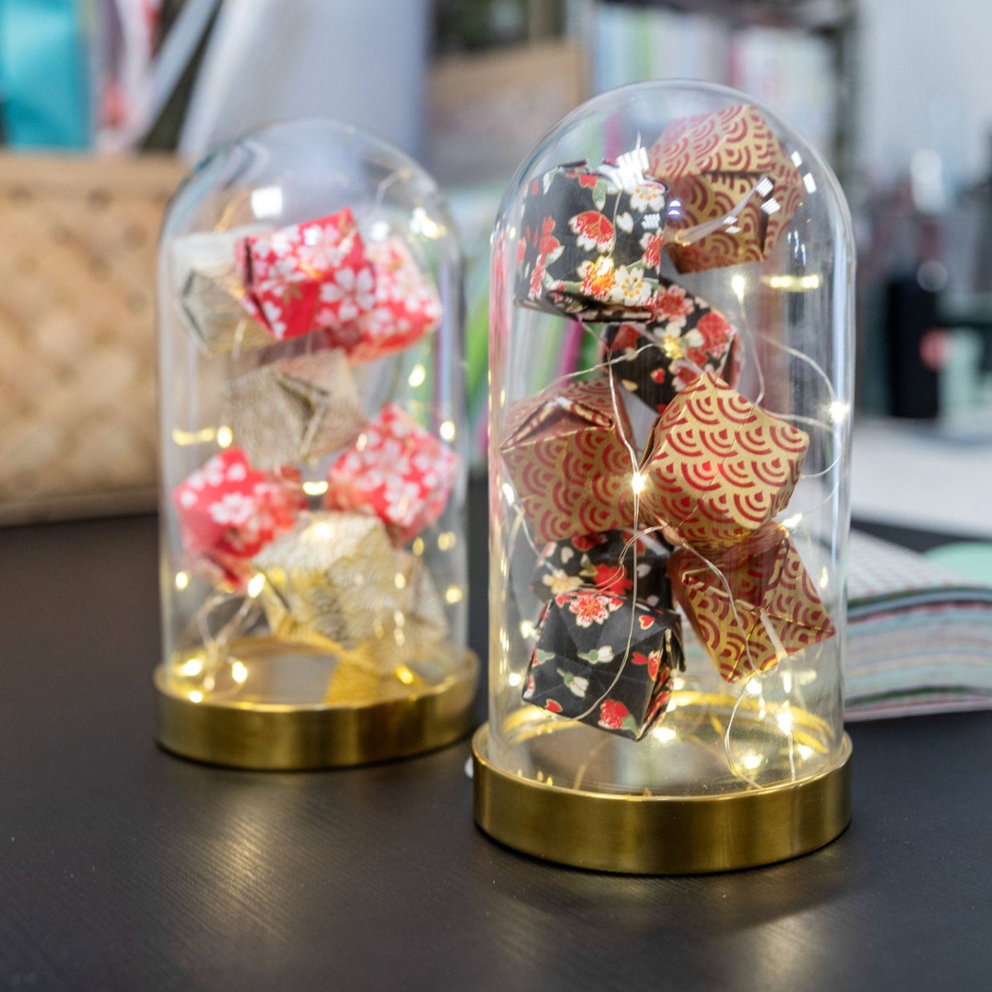 Workshop - Creation of a light garland under a glass bell