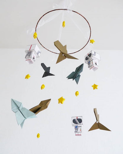 Origami baby mobile - Head in the stars