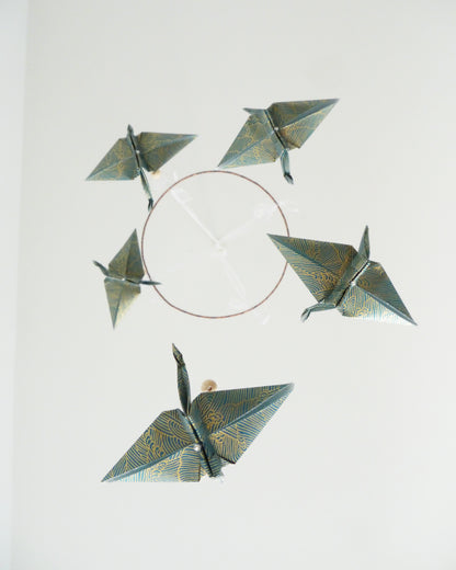 Mobile bébé origami - Spirale de grues / Bleu canard & or